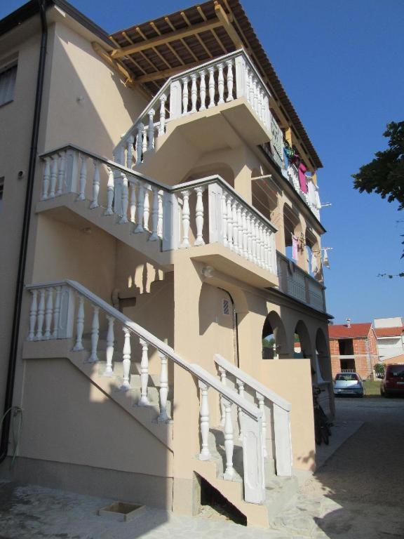 Apartments Ninske Vodice 外观 照片